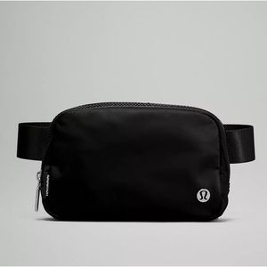 NWT Lululemon Everywhere Belt Bag in Black